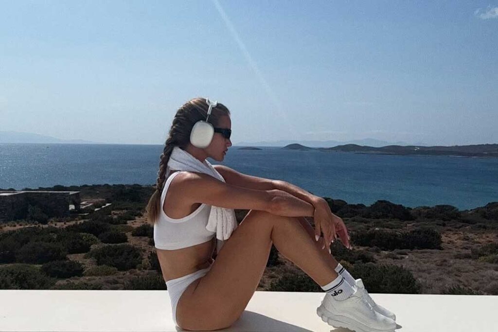 Credit: Instagram @rosiehw